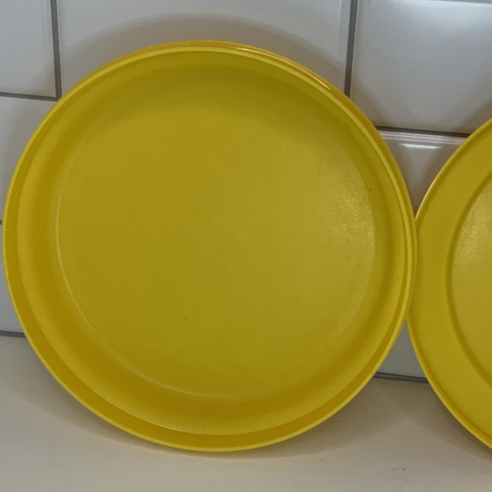 Vintage TUPPERWARE Seal N Serve‎ Bowl 1336-14 & Plate/Lid 1337-13 Yellow Set 8" - Picture 5 of 6